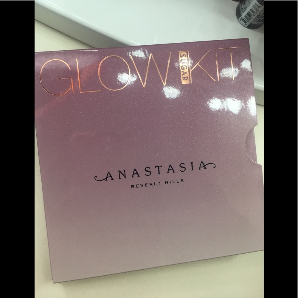Glow sugar kit , highlighter
